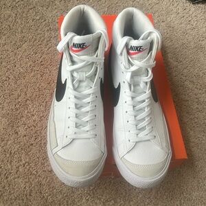 Nike Blazer Mid 77